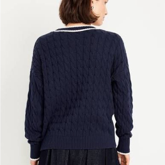 Oversized Slouchy Cable-Knit Cardigan Sweater - Picture 5 of 5